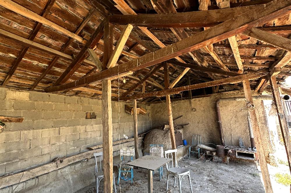 670m2 Arsa İçerisinde Çok Amaçlı Kullanım Alanı !