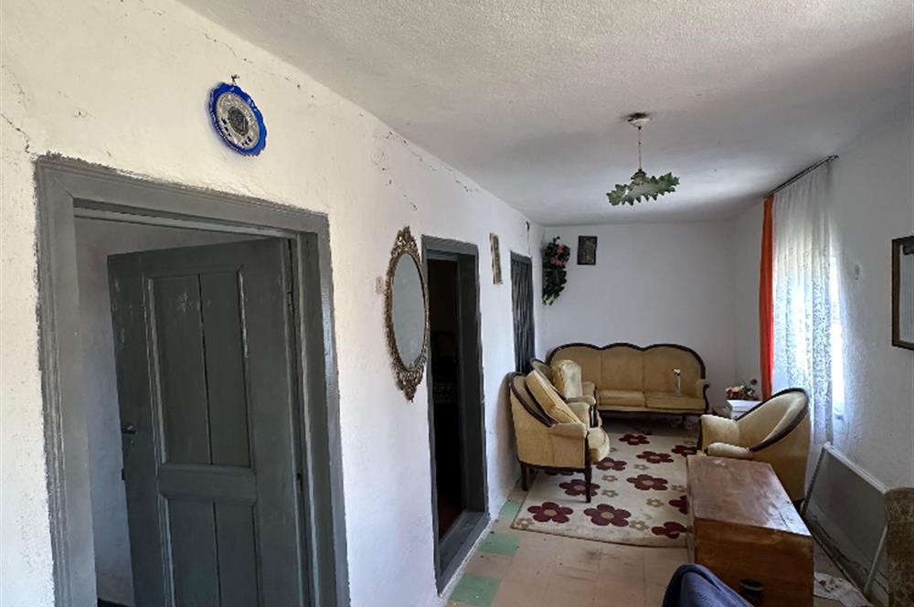 670m2 Arsa İçerisinde Çok Amaçlı Kullanım Alanı !