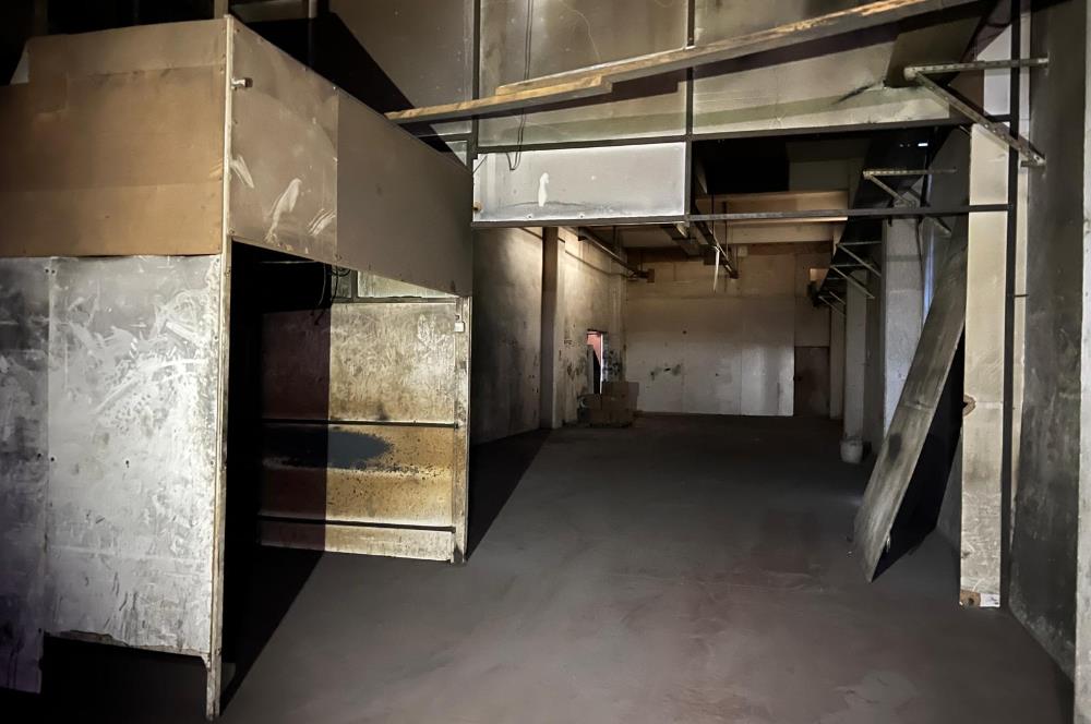 HADIMKÖY ÖMERLİ'DE 1800M2 KAMYON GİRİŞLİ BOŞ DEPO-İMALATHANE