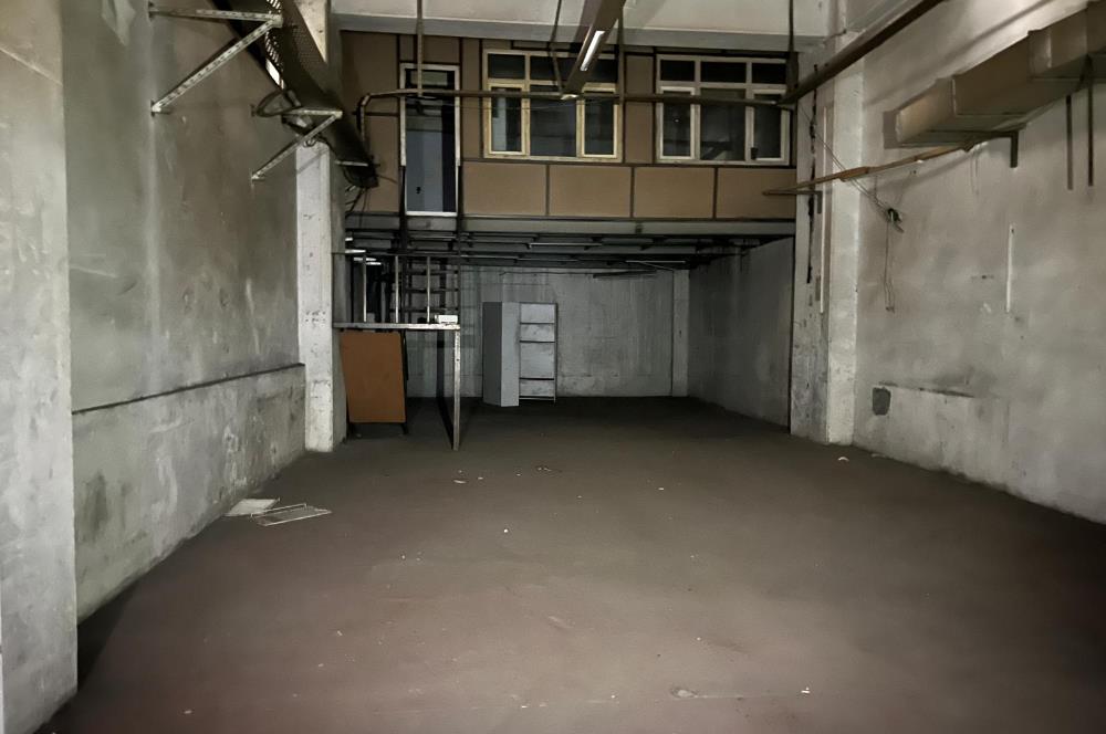 HADIMKÖY ÖMERLİ'DE 1800M2 KAMYON GİRİŞLİ BOŞ DEPO-İMALATHANE