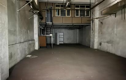 HADIMKÖY ÖMERLİ'DE 1800M2 KAMYON GİRİŞLİ BOŞ DEPO-İMALATHANE