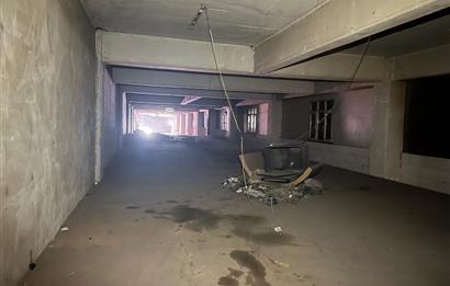 HADIMKÖY ÖMERLİ'DE 1800M2 KAMYON GİRİŞLİ BOŞ DEPO-İMALATHANE