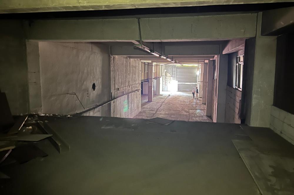 HADIMKÖY ÖMERLİ'DE 1800M2 KAMYON GİRİŞLİ BOŞ DEPO-İMALATHANE