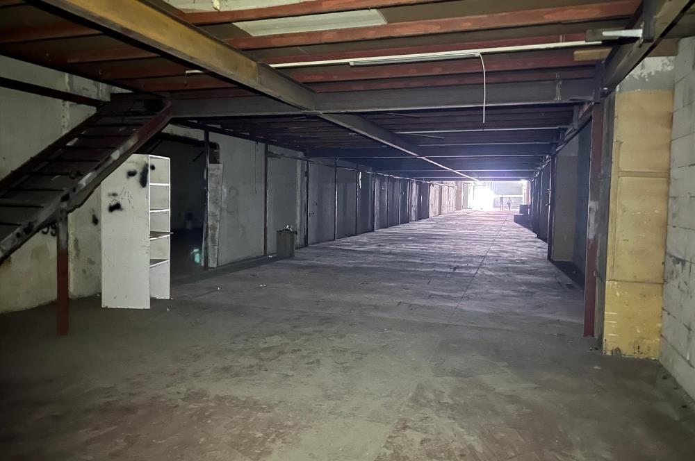 HADIMKÖY ÖMERLİ'DE 1800M2 KAMYON GİRİŞLİ BOŞ DEPO-İMALATHANE