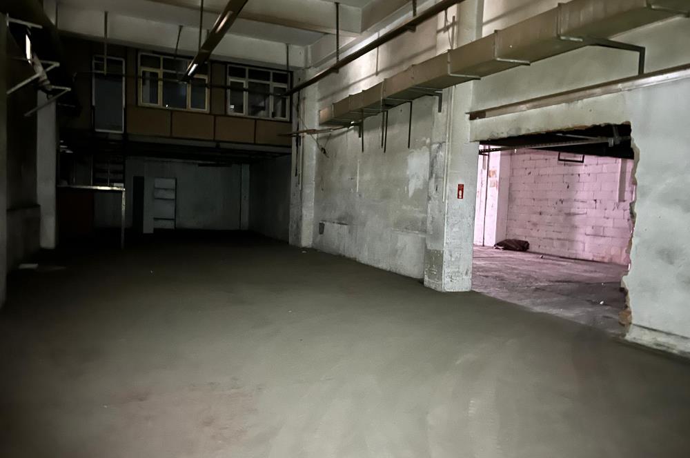 HADIMKÖY ÖMERLİ'DE 1800M2 KAMYON GİRİŞLİ BOŞ DEPO-İMALATHANE