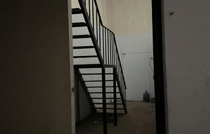 HADIMKÖY ÖMERLİ'DE 1800M2 KAMYON GİRİŞLİ BOŞ DEPO-İMALATHANE