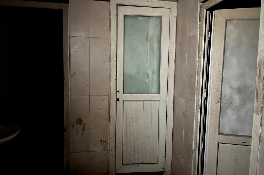 HADIMKÖY ÖMERLİ'DE 1800M2 KAMYON GİRİŞLİ BOŞ DEPO-İMALATHANE
