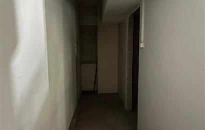 HADIMKÖY ÖMERLİ'DE 1800M2 KAMYON GİRİŞLİ BOŞ DEPO-İMALATHANE