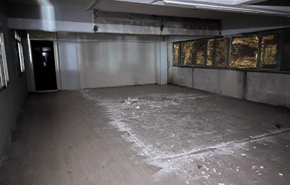 HADIMKÖY ÖMERLİ'DE 1800M2 KAMYON GİRİŞLİ BOŞ DEPO-İMALATHANE