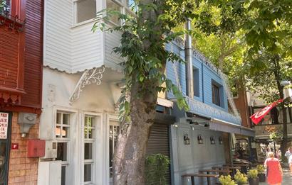 Kuzguncuk Perihan Abla Sokak’ta Teraslı Şömineli Kiralık Dükkan