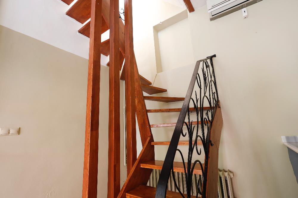 Kuzguncuk Perihan Abla Sokak’ta Teraslı Şömineli Kiralık Dükkan