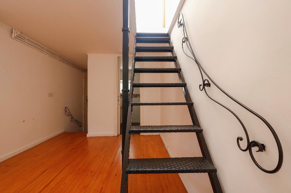 Kuzguncuk Perihan Abla Sokak’ta Teraslı Şömineli Kiralık Dükkan