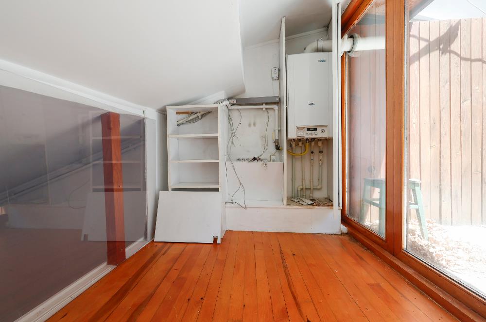 Kuzguncuk Perihan Abla Sokak’ta Teraslı Şömineli Kiralık Dükkan