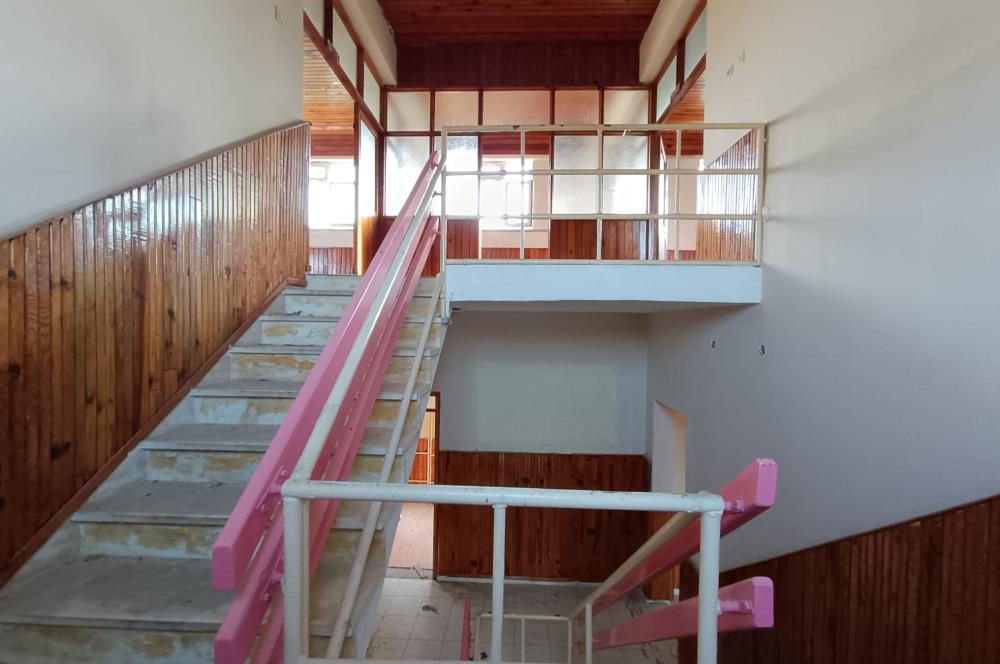 CENTURY21  BAL'DAN  KEPSUT TA KOMPLE SATILIK YURT BİNASI