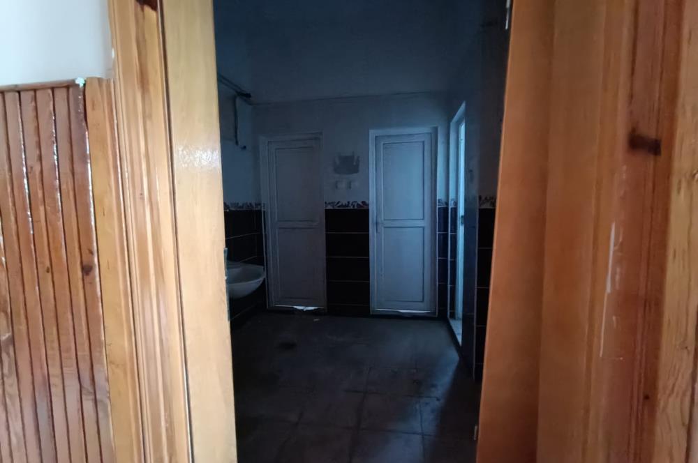 CENTURY21  BAL'DAN  KEPSUT TA KOMPLE SATILIK YURT BİNASI