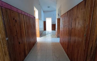CENTURY21  BAL'DAN  KEPSUT TA KOMPLE SATILIK YURT BİNASI
