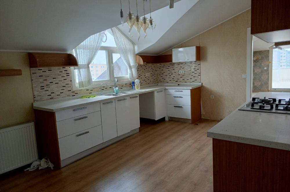 BEYLİKDÜZÜ - ESENYURTTA E-5 YANI SATILIK 4+2 DUBLEKS DAİRE