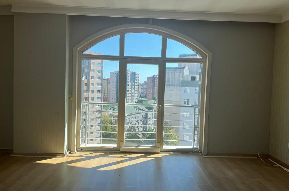 BEYLİKDÜZÜ - ESENYURTTA E-5 YANI SATILIK 4+2 DUBLEKS DAİRE