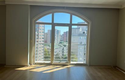 BEYLİKDÜZÜ - ESENYURTTA E-5 YANI SATILIK 4+2 DUBLEKS DAİRE