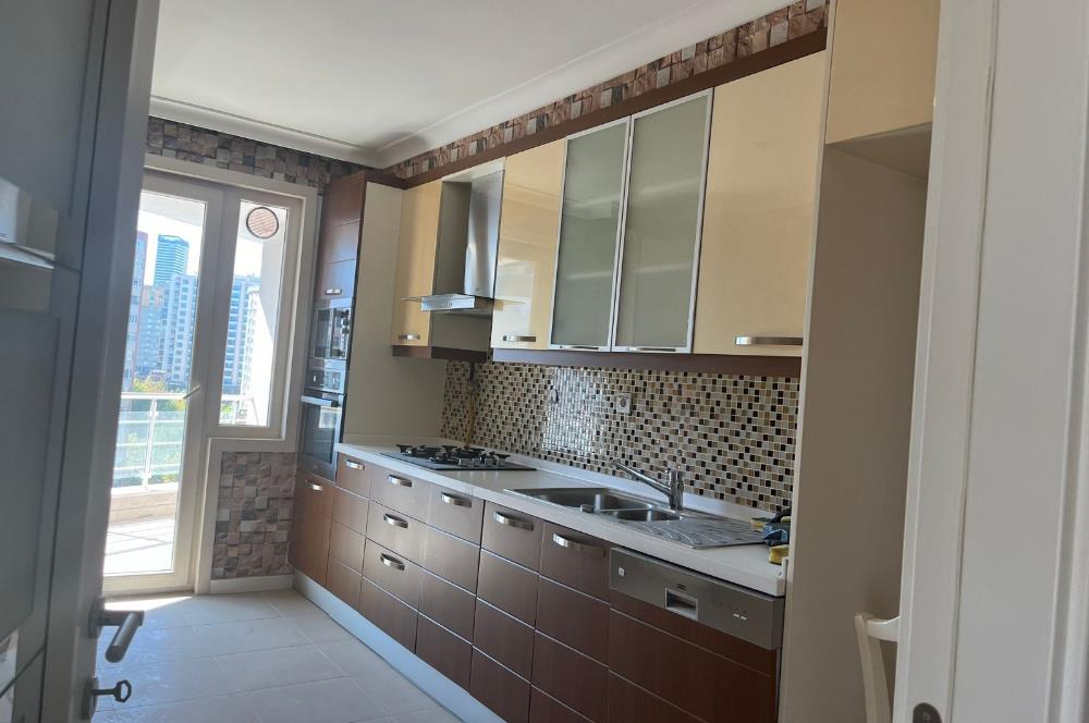 BEYLİKDÜZÜ - ESENYURTTA E-5 YANI SATILIK 4+2 DUBLEKS DAİRE