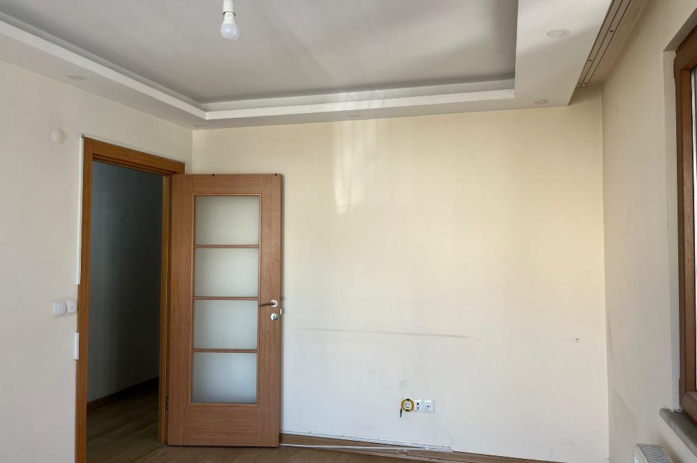 ÇEKMEKÖY'DE GENÇ BİNADA TEMİZ 1+1 DAİRE