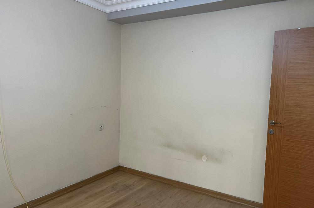 ÇEKMEKÖY'DE GENÇ BİNADA TEMİZ 1+1 DAİRE