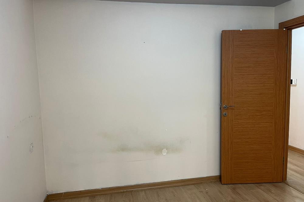 ÇEKMEKÖY'DE GENÇ BİNADA TEMİZ 1+1 DAİRE