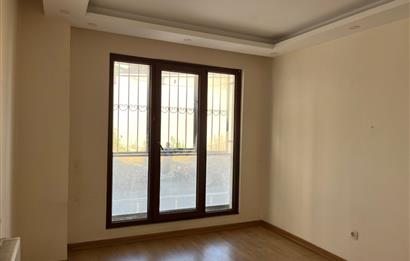 ÇEKMEKÖY'DE GENÇ BİNADA TEMİZ 1+1 DAİRE