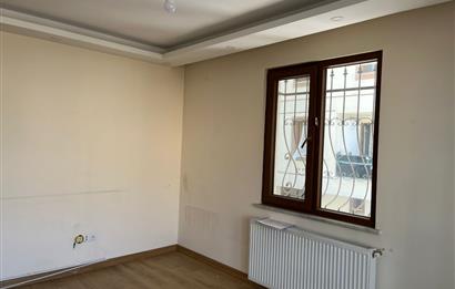 ÇEKMEKÖY'DE GENÇ BİNADA TEMİZ 1+1 DAİRE