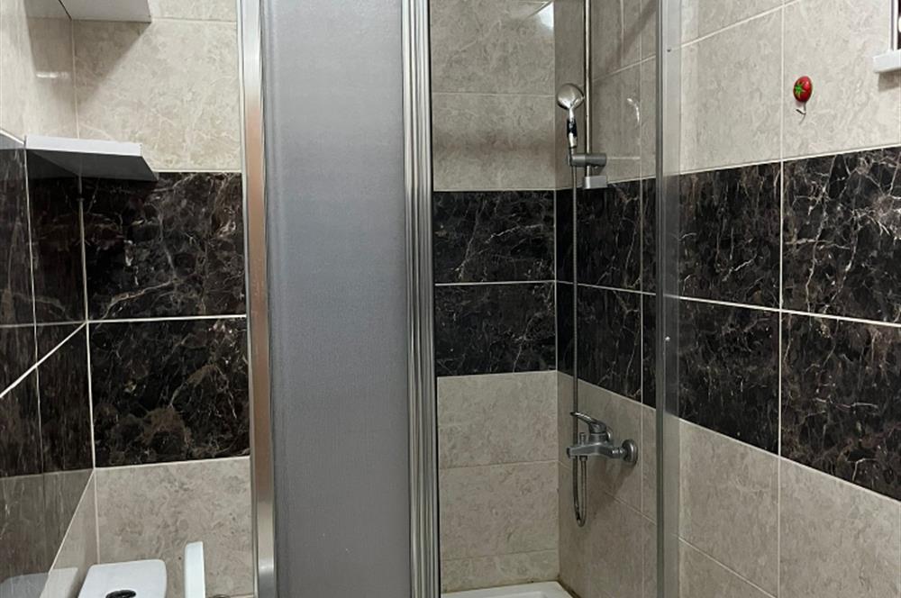 ÇEKMEKÖY'DE GENÇ BİNADA TEMİZ 1+1 DAİRE