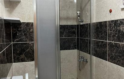 ÇEKMEKÖY'DE GENÇ BİNADA TEMİZ 1+1 DAİRE