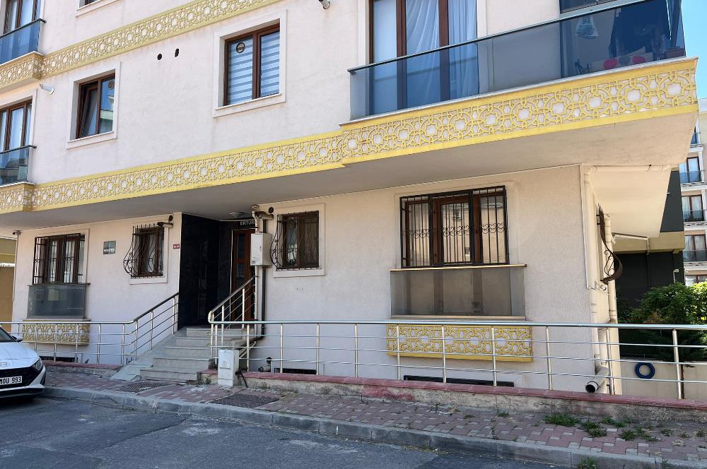 ÇEKMEKÖY'DE GENÇ BİNADA TEMİZ 1+1 DAİRE