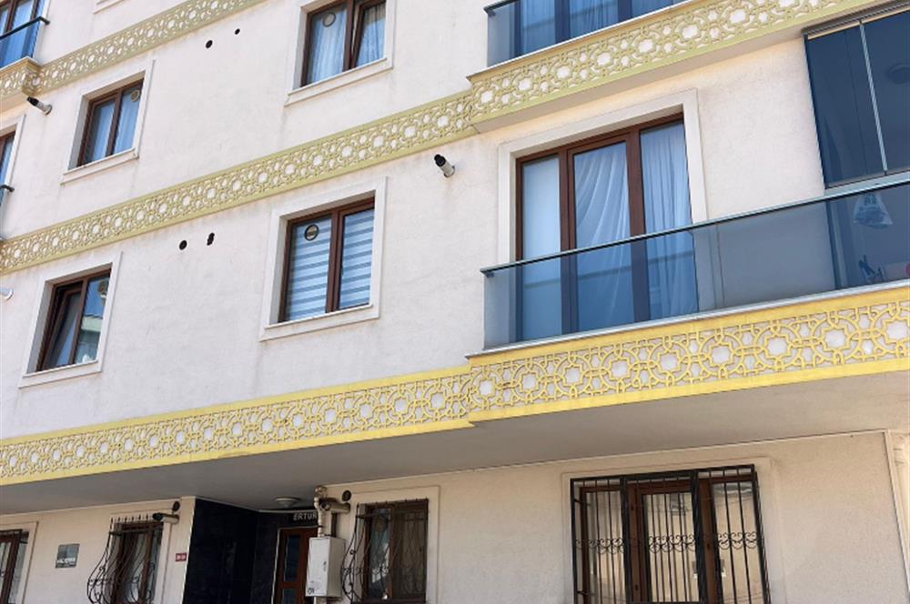 ÇEKMEKÖY'DE GENÇ BİNADA TEMİZ 1+1 DAİRE