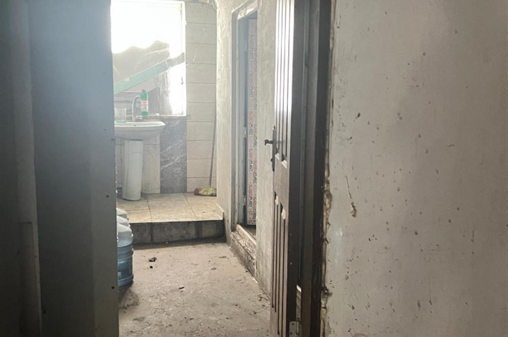 HADIMKÖY ÖMERLİ'DE 520M2 BOŞ DEPO-İMALATHANE