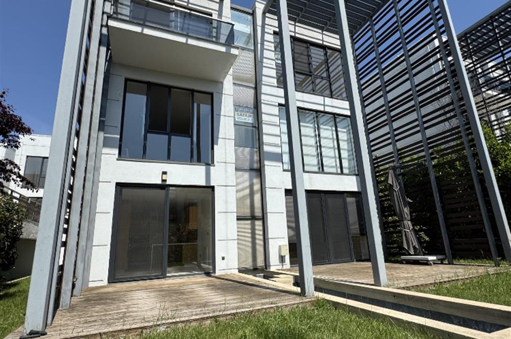 Yalova’nın en prestijli projelerinden biri olan Oasis Villaları’nda doğayla iç içe, modern ve ferah bir yaşam sizi bekliyor!