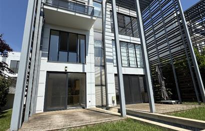 Yalova’nın en prestijli projelerinden biri olan Oasis Villaları’nda doğayla iç içe, modern ve ferah bir yaşam sizi bekliyor!