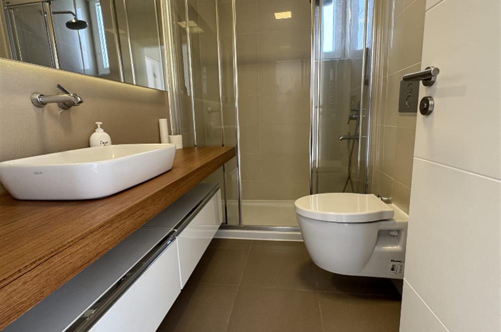 Yalova’nın en prestijli projelerinden biri olan Oasis Villaları’nda doğayla iç içe, modern ve ferah bir yaşam sizi bekliyor!