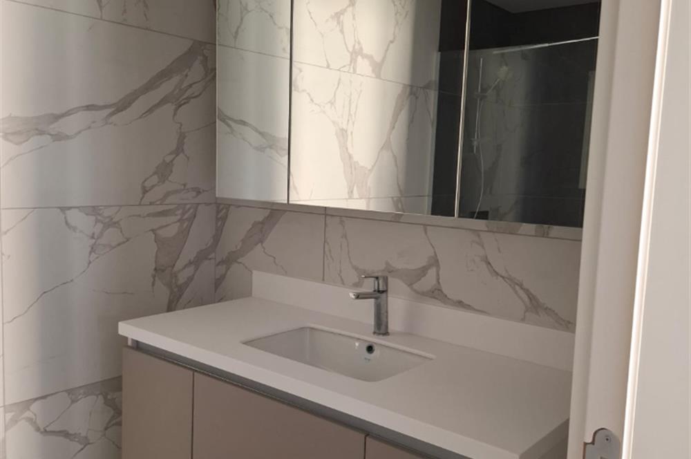 Fikirtepe'de Emkak Konut GYO 7. Etap'ta Kiralık 2+1 Yeni Daire