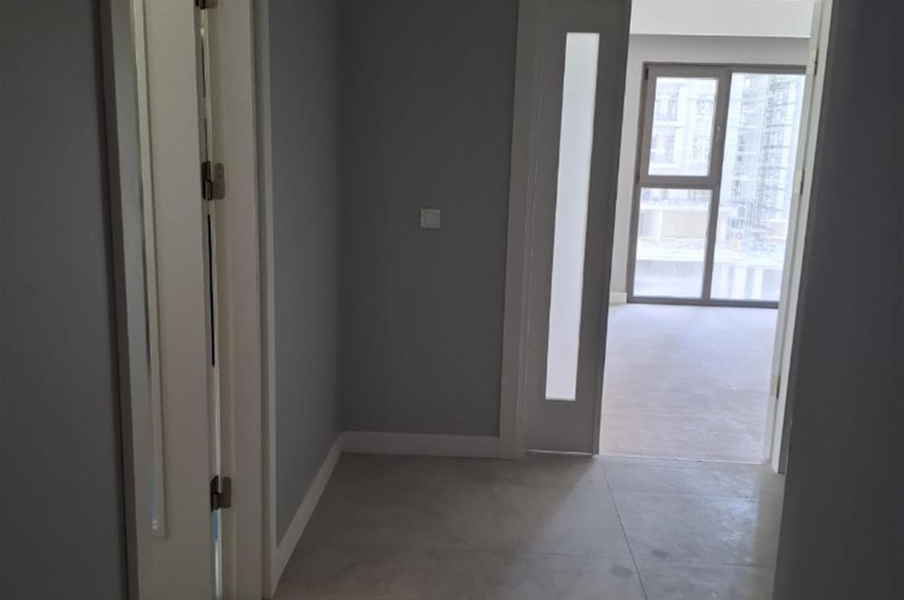 Fikirtepe'de Emkak Konut GYO 7. Etap'ta Kiralık 2+1 Yeni Daire