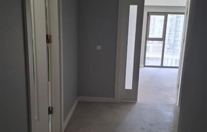 Fikirtepe'de Emkak Konut GYO 7. Etap'ta Kiralık 2+1 Yeni Daire