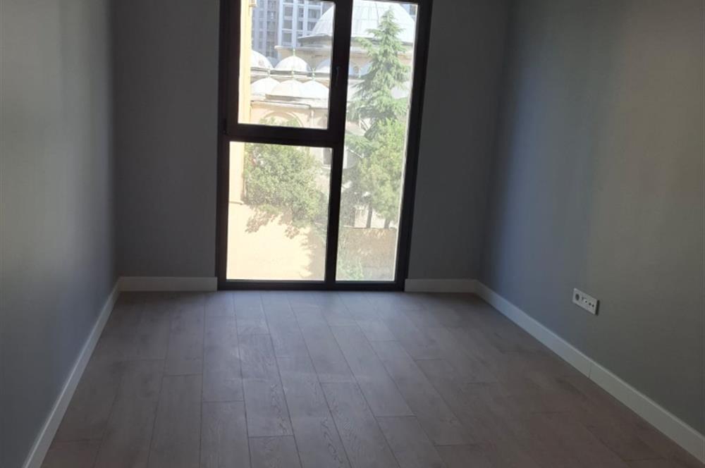 Fikirtepe'de Emkak Konut GYO 7. Etap'ta Kiralık 2+1 Yeni Daire