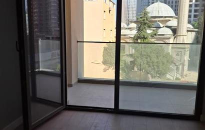 Fikirtepe'de Emkak Konut GYO 7. Etap'ta Kiralık 2+1 Yeni Daire