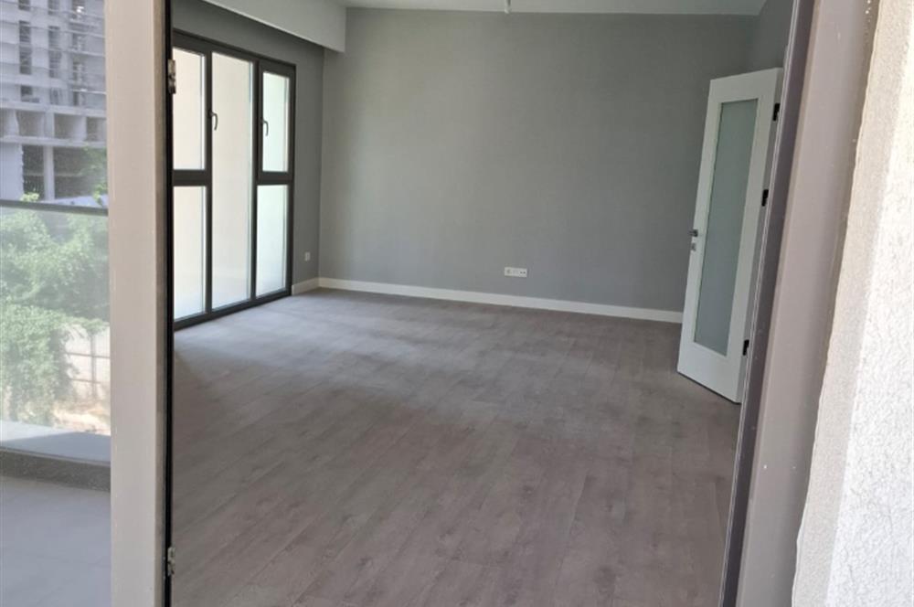 Fikirtepe'de Emkak Konut GYO 7. Etap'ta Kiralık 2+1 Yeni Daire