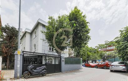 Altıntepe'de Emsalsiz Konumda Satılık Müstakil Bina