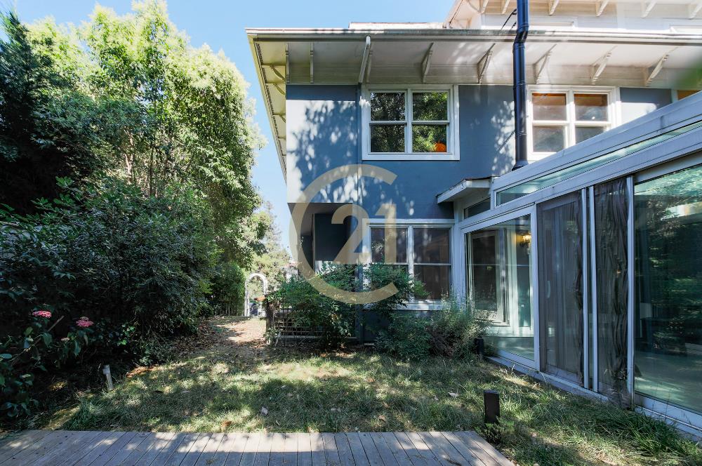 Kemerburgaz Çeşmeler Vadisi Satılık 5+2 Villa 