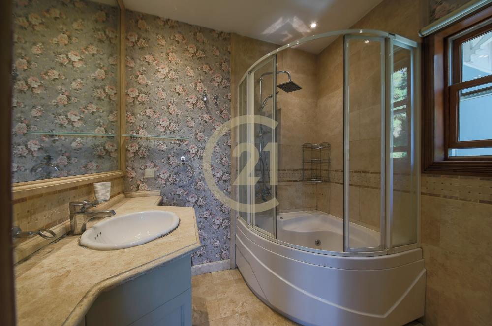 Kemerburgaz Çeşmeler Vadisi Satılık 5+2 Villa 