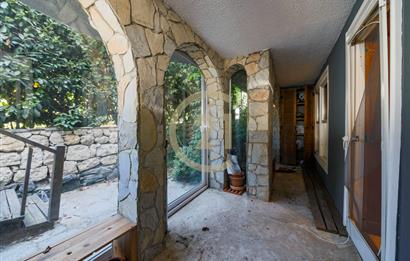 Kemerburgaz Çeşmeler Vadisi Satılık 5+2 Villa 