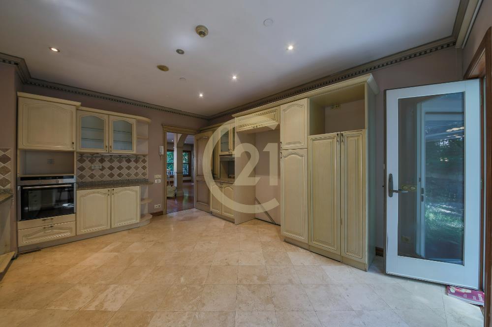 Kemerburgaz Çeşmeler Vadisi Satılık 5+2 Villa 
