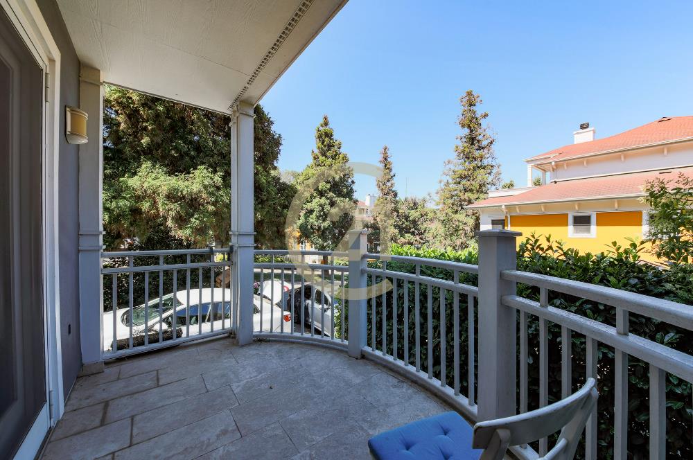 Kemerburgaz Çeşmeler Vadisi Satılık 5+2 Villa 