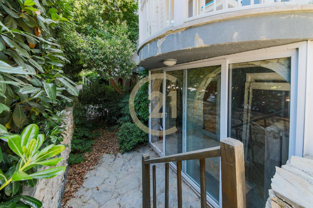 Kemerburgaz Çeşmeler Vadisi Satılık 5+2 Villa 